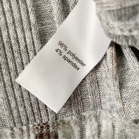 Maurice’s Grey Ribbed Floral Print Peplum Top - Picture 11 of 12